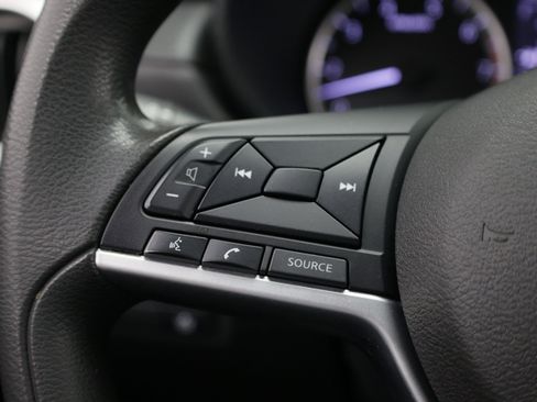 Used 2021 Nissan Versa S FWD image 24