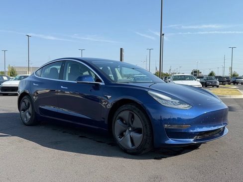 Used 2019 Tesla Model 3 RWD image 3