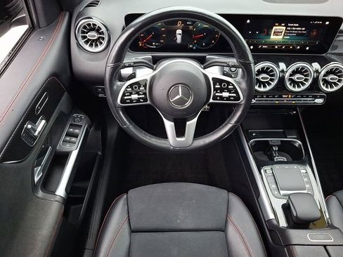 Used 2021 Mercedes-Benz GLB 250 4MATIC image 11