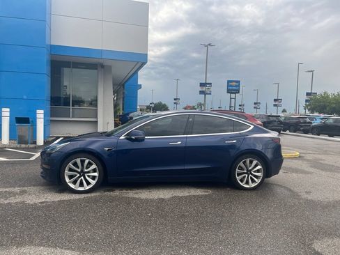 Used 2018 Tesla Model 3 Long Range RWD image 3