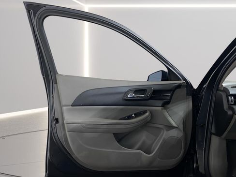 Used 2015 Chevrolet Malibu LT image 9