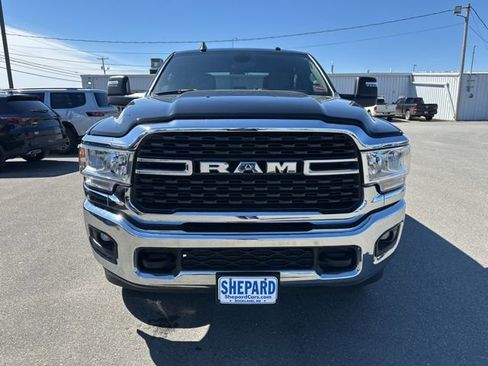 Used 2024 RAM 2500 Big Horn AWD/4WD image 2