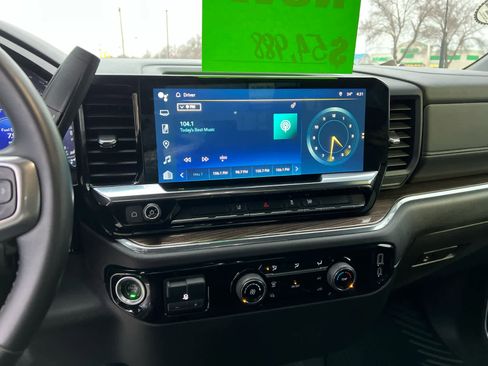 Used 2024 Chevrolet Silverado 2500 LT AWD/4WD image 30