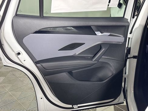 New 2026 Volkswagen Tiguan SE image 19