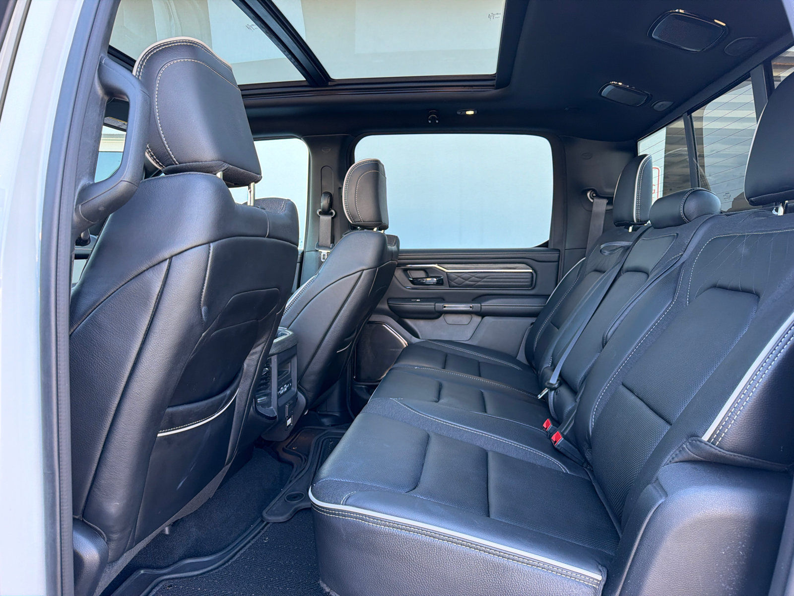 Used 2025 RAM 1500 Limited AWD/4WD image 23