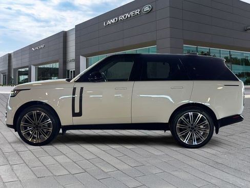New 2026 Land Rover Range Rover SE image 2