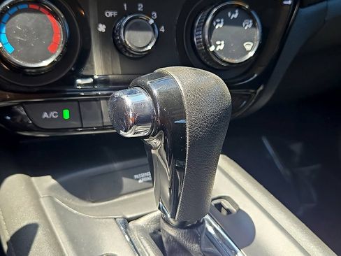 Used 2018 Honda HR-V LX image 18