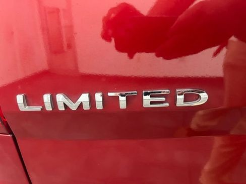 Used 2014 Ford Explorer Limited w/ Equipment Group 302A AWD/4WD image 36