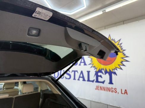 Used 2019 Lincoln Nautilus Select image 17