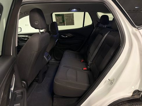 Used 2024 GMC Terrain SLE AWD/4WD image 30