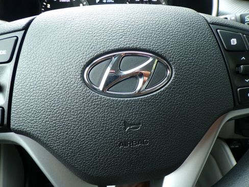 Used 2021 Hyundai Tucson SE FWD image 30