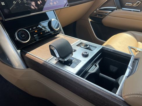 Used 2023 Land Rover Range Rover SE AWD/4WD image 25