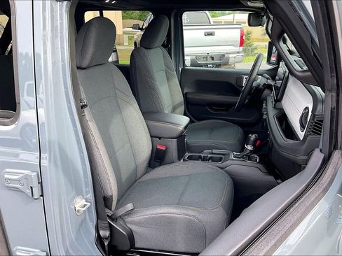 Used 2025 Jeep Wrangler Unlimited Sahara AWD/4WD image 30