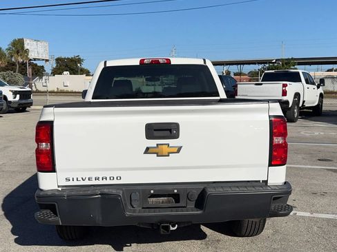 Used 2018 Chevrolet Silverado 1500 W/T w/ Trailering Package image 5
