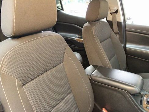 Used 2020 GMC Acadia SLE image 11