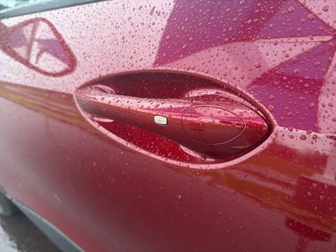 Used 2024 Chevrolet Trax LT w/ LT Convenience Package image 16