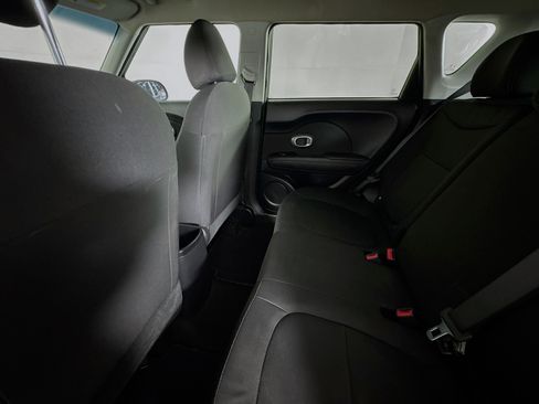 Used 2018 Kia Soul FWD image 22