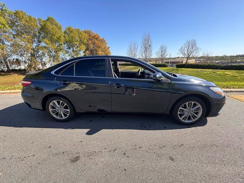 Used 2017 Toyota Camry SE image 27