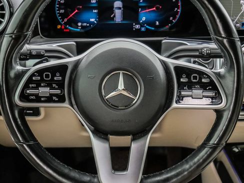 Used 2021 Mercedes-Benz GLB 250 4MATIC image 30