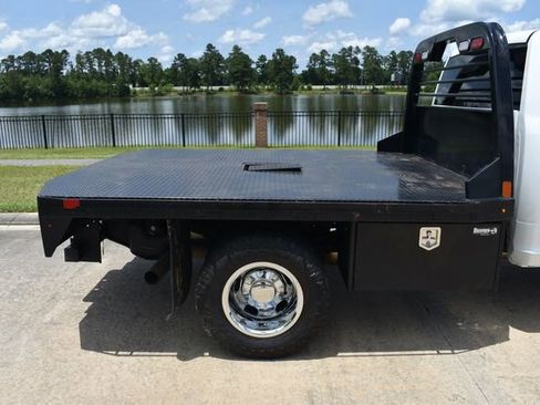 Used 2023 RAM 3500 Tradesman w/ Chrome Appearance Group image 4