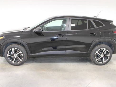 Used 2024 Chevrolet Trax RS w/ Driver Confidence Package image 6