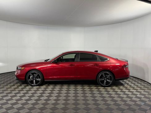 Used 2025 Honda Accord Sport image 9