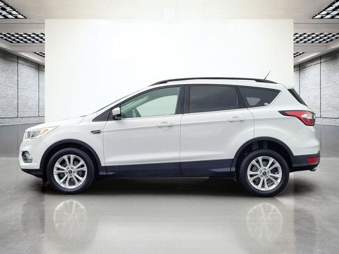 Used 2018 Ford Escape SE w/ SE Sync 3 Package FWD image 8