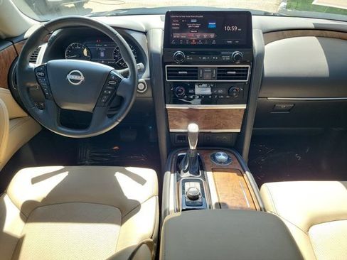 Used 2023 Nissan Armada SL w/ Captain's Chairs Package AWD/4WD image 2