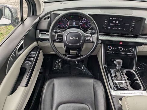 Used 2023 Kia Carnival LX FWD image 15