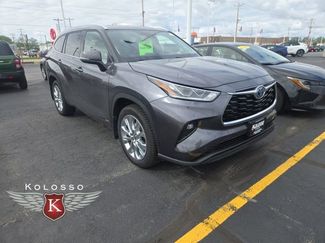 Used 2022 Toyota Highlander Limited AWD/4WD video 1