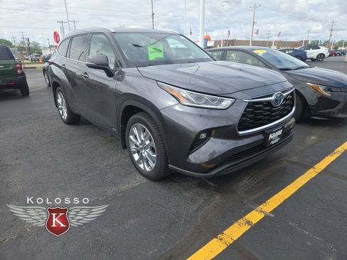 Used 2022 Toyota Highlander Limited AWD/4WD image 1