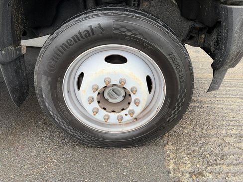 Used 2019 Ford F550 4x4 Regular Cab Super Duty image 18