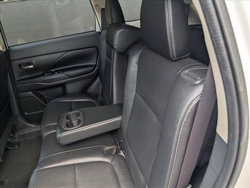 Used 2017 Mitsubishi Outlander SEL FWD image 23