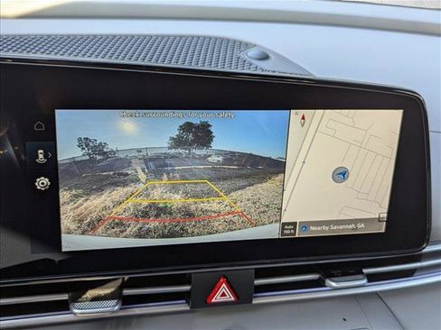 Used 2025 Hyundai Elantra SEL FWD image 12
