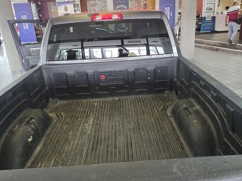 Used 2017 RAM 1500 Classic SLT AWD/4WD image 26