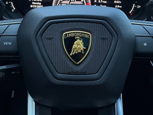 Used 2021 Lamborghini Urus image 57