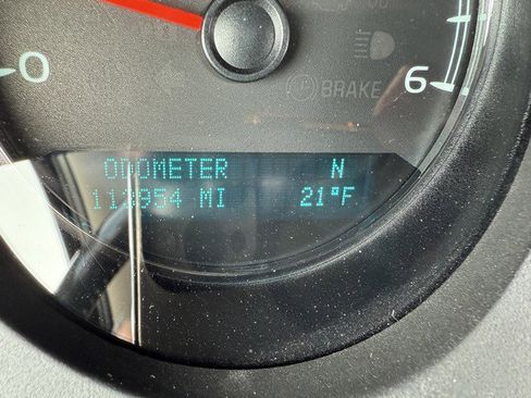 Used 2010 GMC Yukon Denali image 32