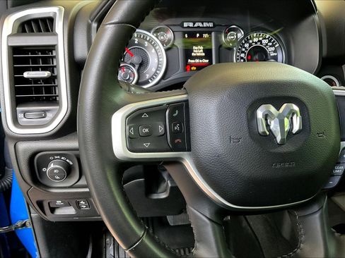 Used 2021 RAM 1500 Big Horn AWD/4WD image 12