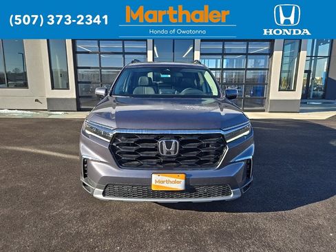 New 2025 Honda Pilot Touring image 8