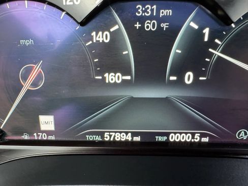 Used 2019 BMW 540i w/ M Sport Package image 34