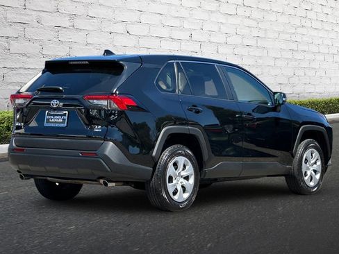 Used 2025 Toyota RAV4 LE AWD/4WD image 4