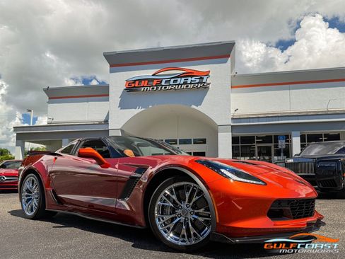 Used 2015 Chevrolet Corvette Z06 w/ 3LZ Preferred Equipment Group image 1