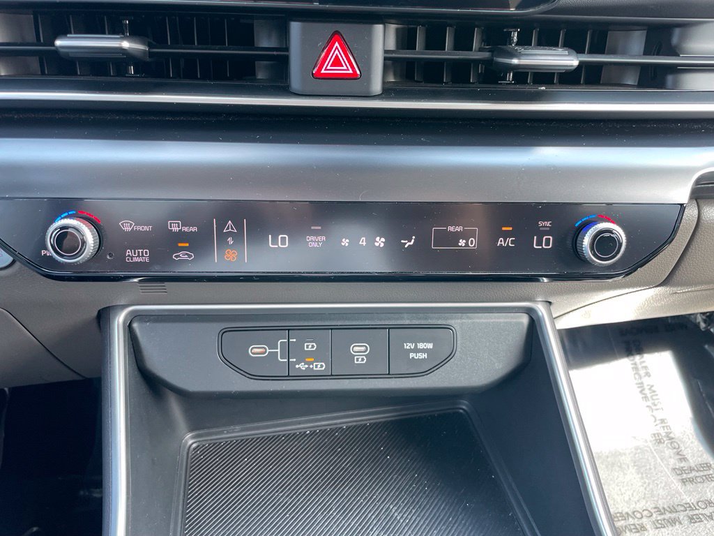 Used 2026 Kia Carnival LXS FWD image 12