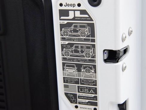 Used 2024 Jeep Wrangler Unlimited Rubicon image 25