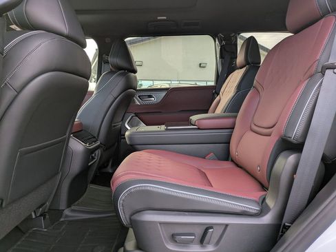 New 2026 INFINITI QX80 Autograph w/ Premium Cargo Package image 16