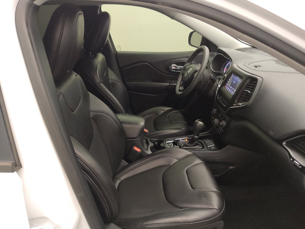 Used 2020 Jeep Cherokee Latitude Plus FWD image 21