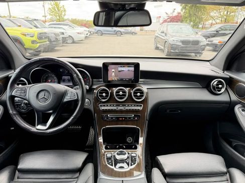 Used 2019 Mercedes-Benz GLC 300 4MATIC image 18