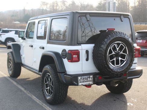 Used 2024 Jeep Wrangler Unlimited Rubicon image 5