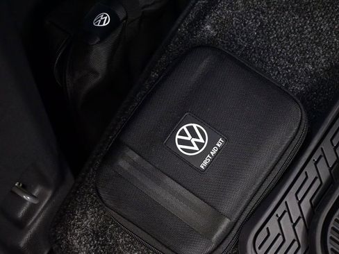 Used 2024 Volkswagen Atlas Cross Sport SEL R-Line image 40