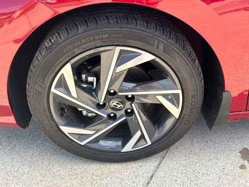 Used 2025 Hyundai Elantra Sport FWD image 11